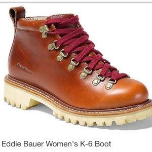 Eddie Bauer Women’s Hiking Boot